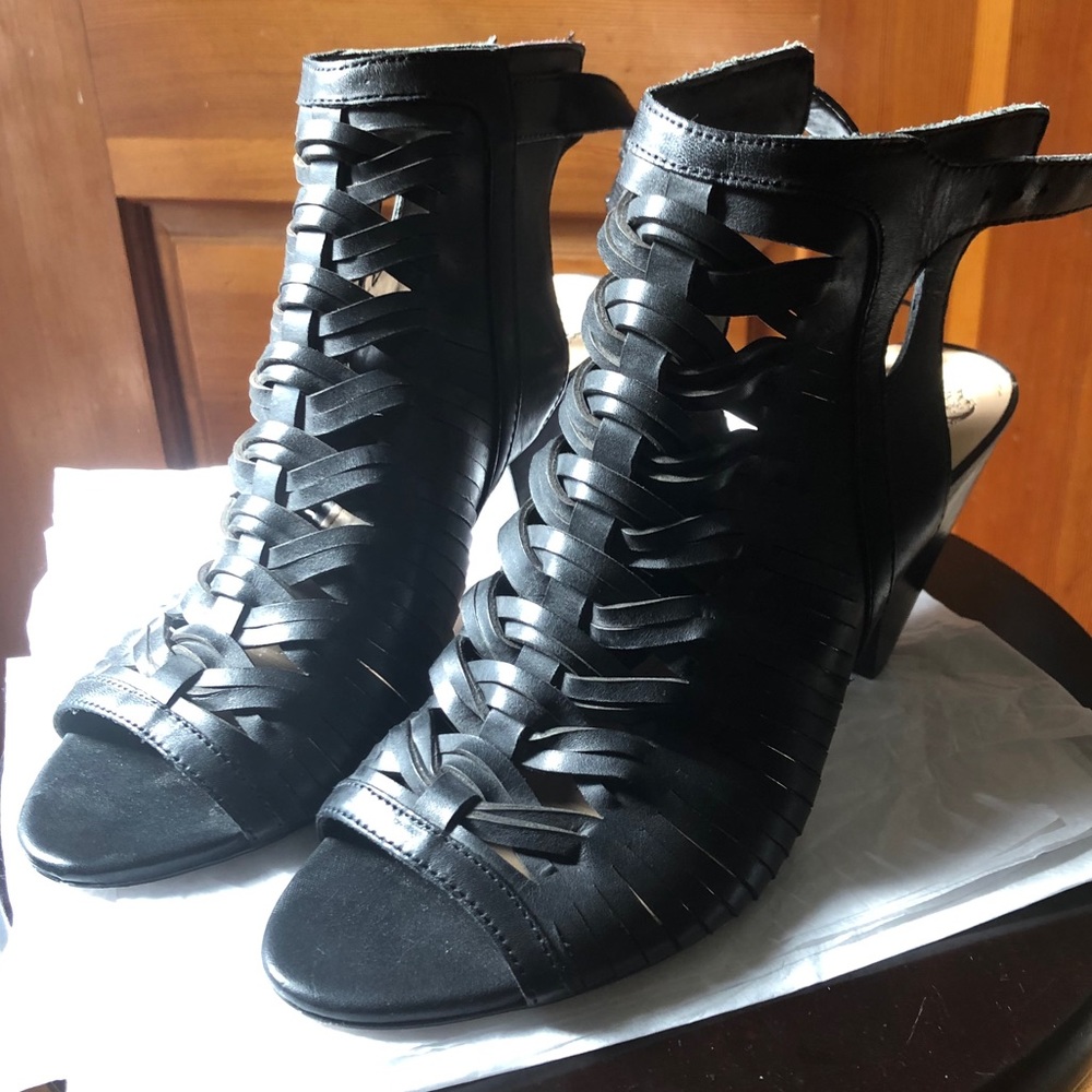 Vince Camuto